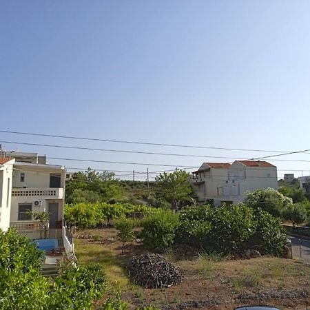 Phoeve Apt-Lovely 1-Br Rental Near The Beach Kalathász Kültér fotó