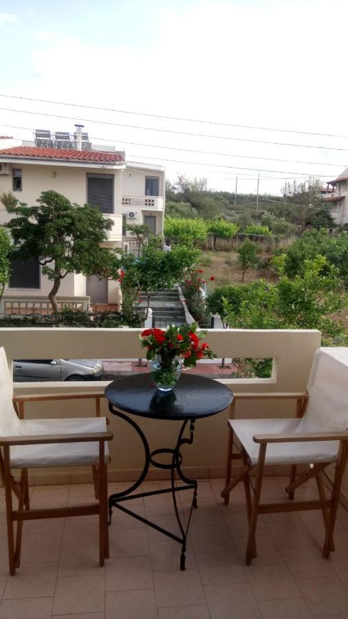Phoeve Apt-Lovely 1-Br Rental Near The Beach Kalathász Kültér fotó