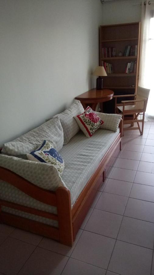 Phoeve Apt-Lovely 1-Br Rental Near The Beach Kalathász Kültér fotó