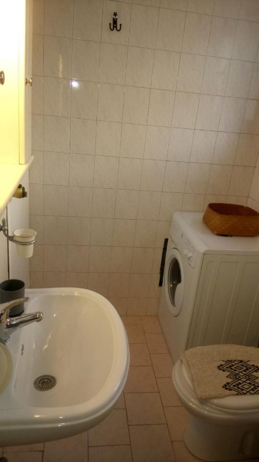 Phoeve Apt-Lovely 1-Br Rental Near The Beach Kalathász Kültér fotó