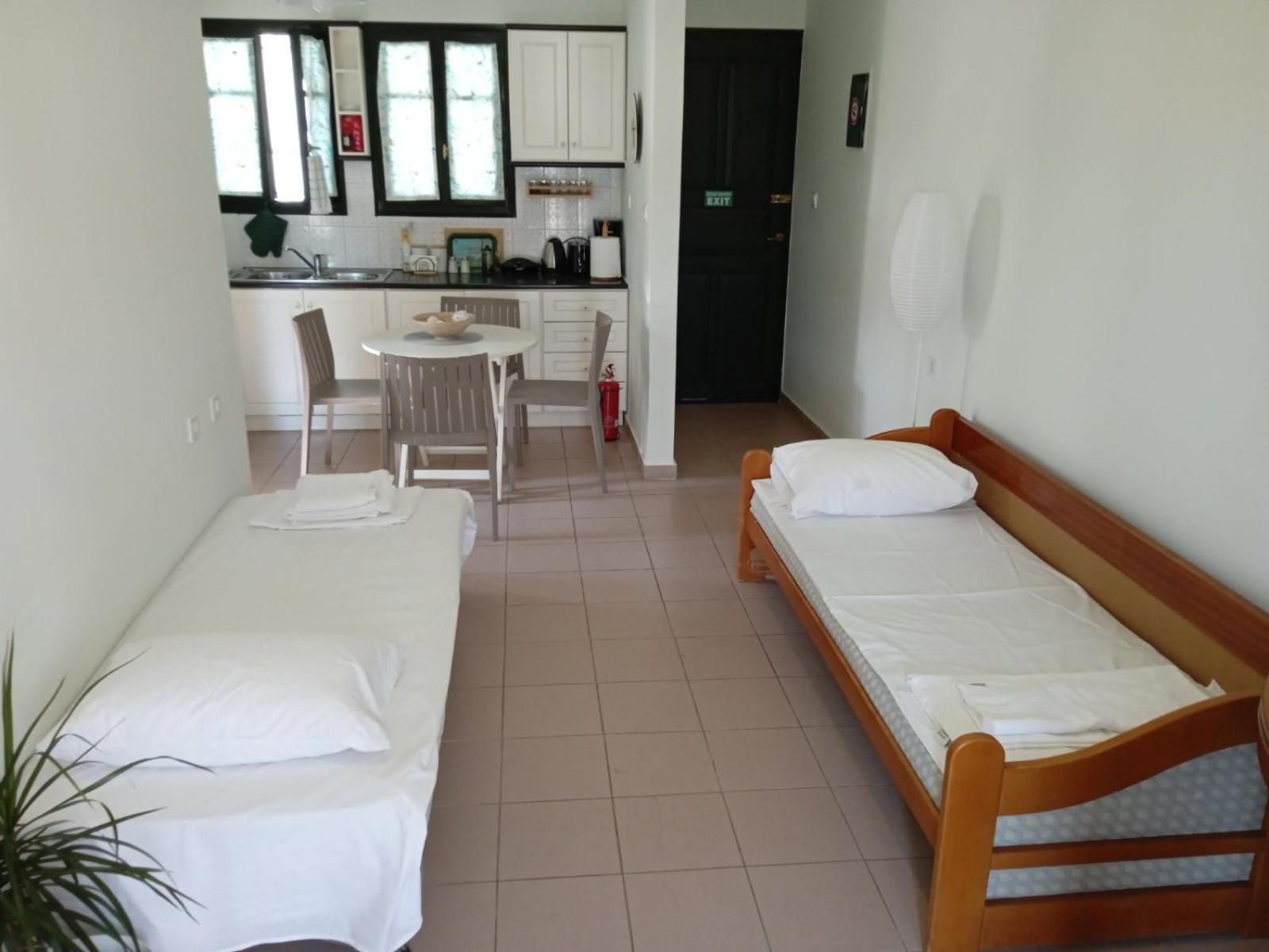 Phoeve Apt-Lovely 1-Br Rental Near The Beach Kalathász Kültér fotó