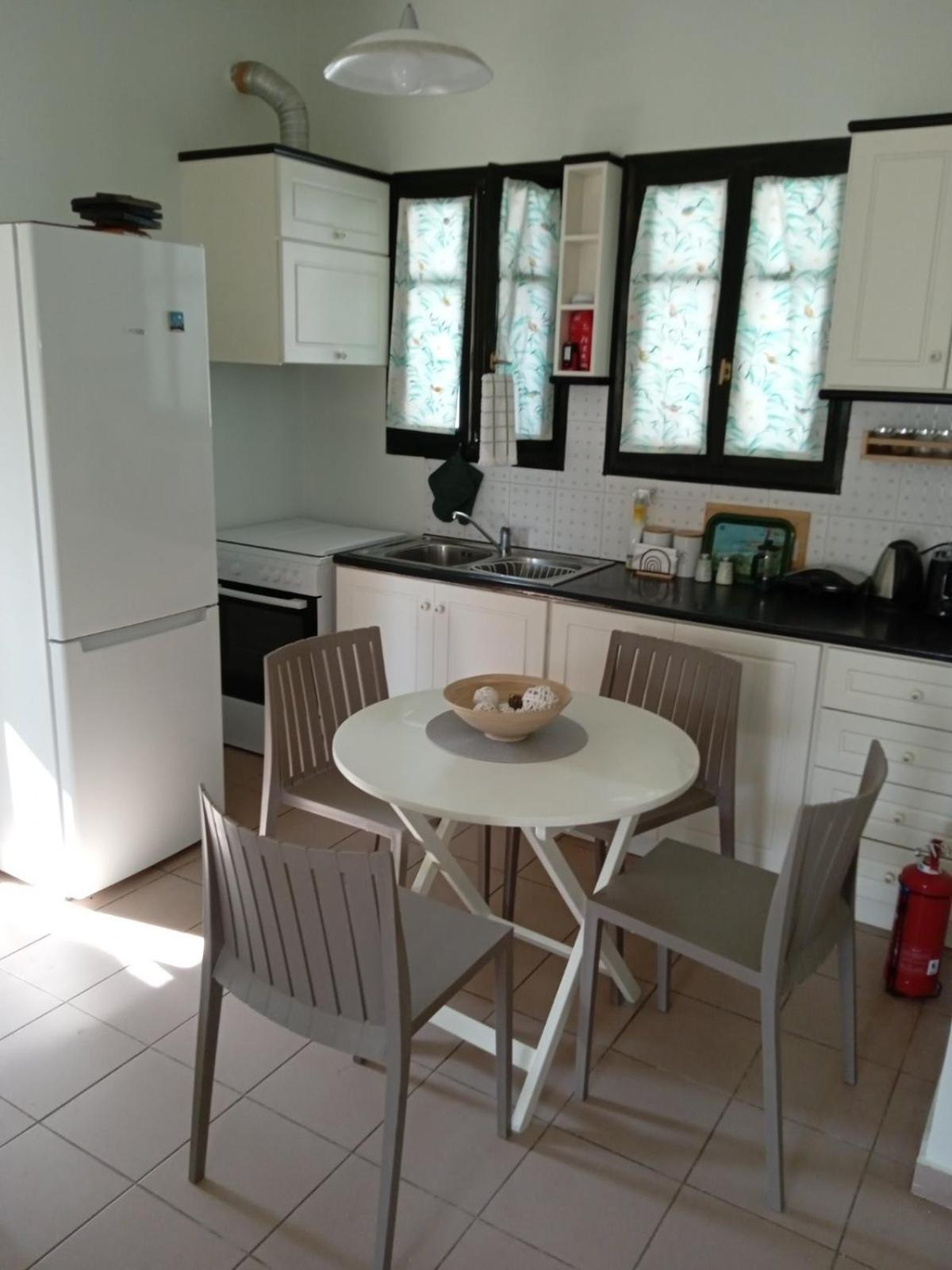 Phoeve Apt-Lovely 1-Br Rental Near The Beach Kalathász Kültér fotó